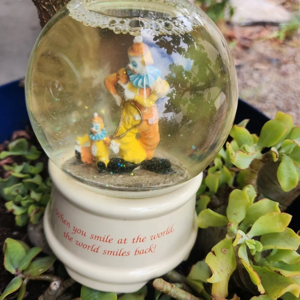 Vtg Musical Glitter Snow Globe  Clowns Put On A Happy‎ Face  Summit Coll. Taiwan